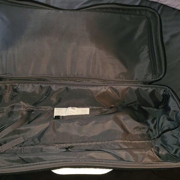 30" long High Sierra rolling suitcase - Picture 4 of 7